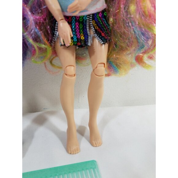 Rainbow High Dolls Cheerleader Violet Willow & Amaya Raine Rainbow - Picture 7 of 15